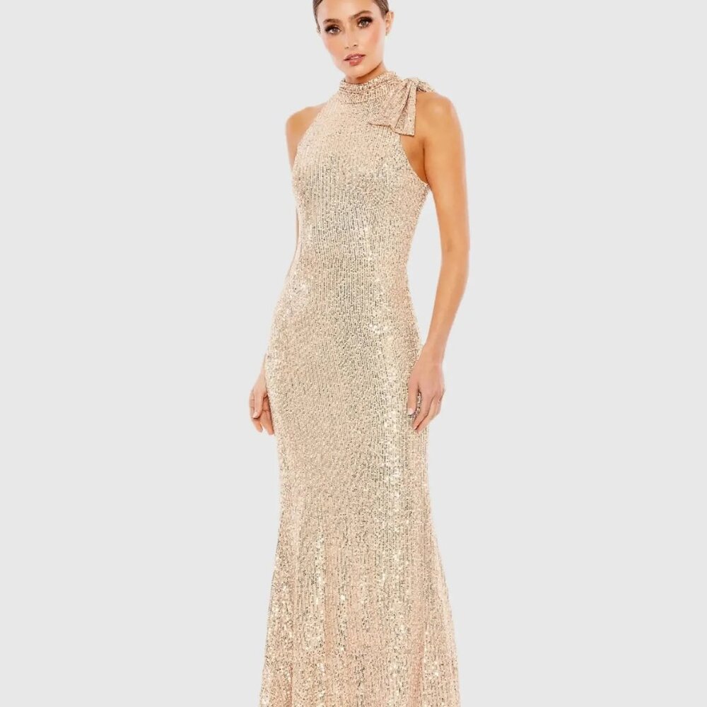 Gently Used MAC DUGGAL Style No. 11280 Gold Halter style formal gown size 6